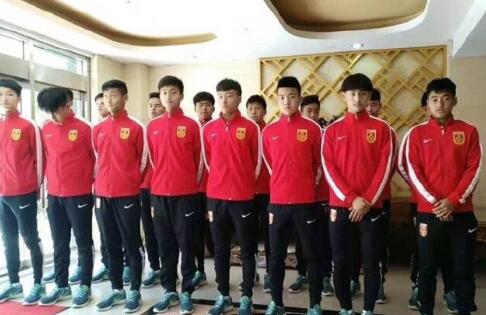 丝袜美腿国产