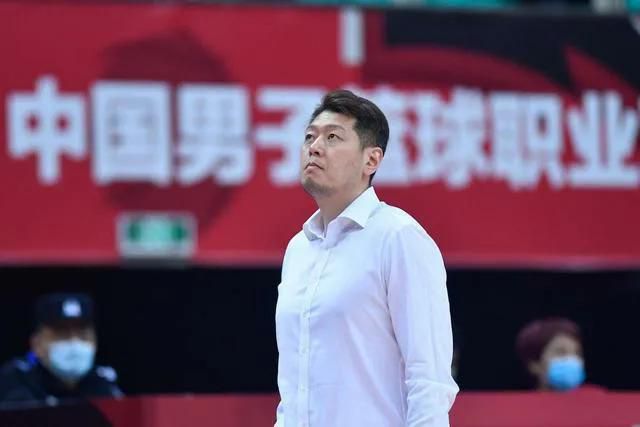 白袜踩踏